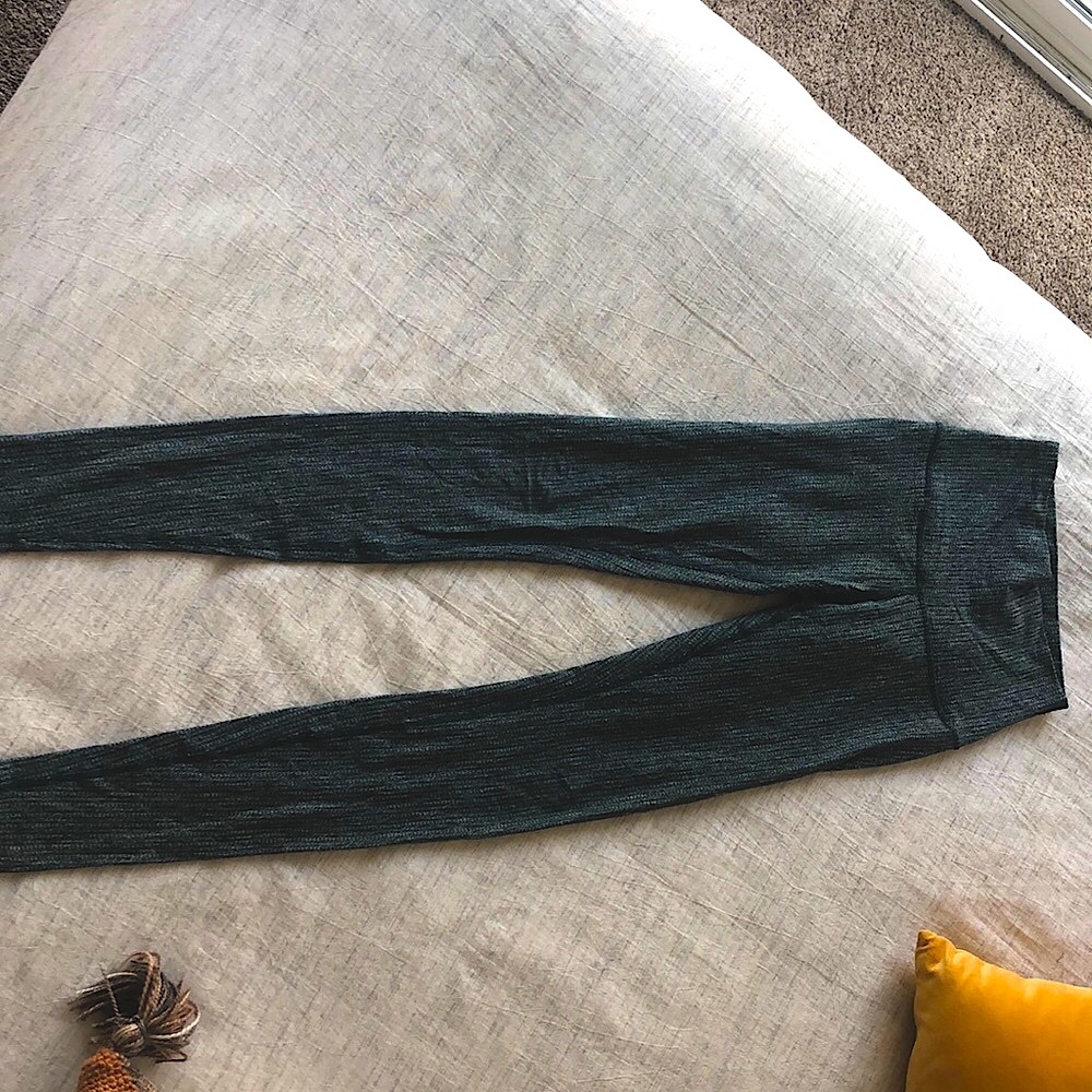 Lululemon pants size 4